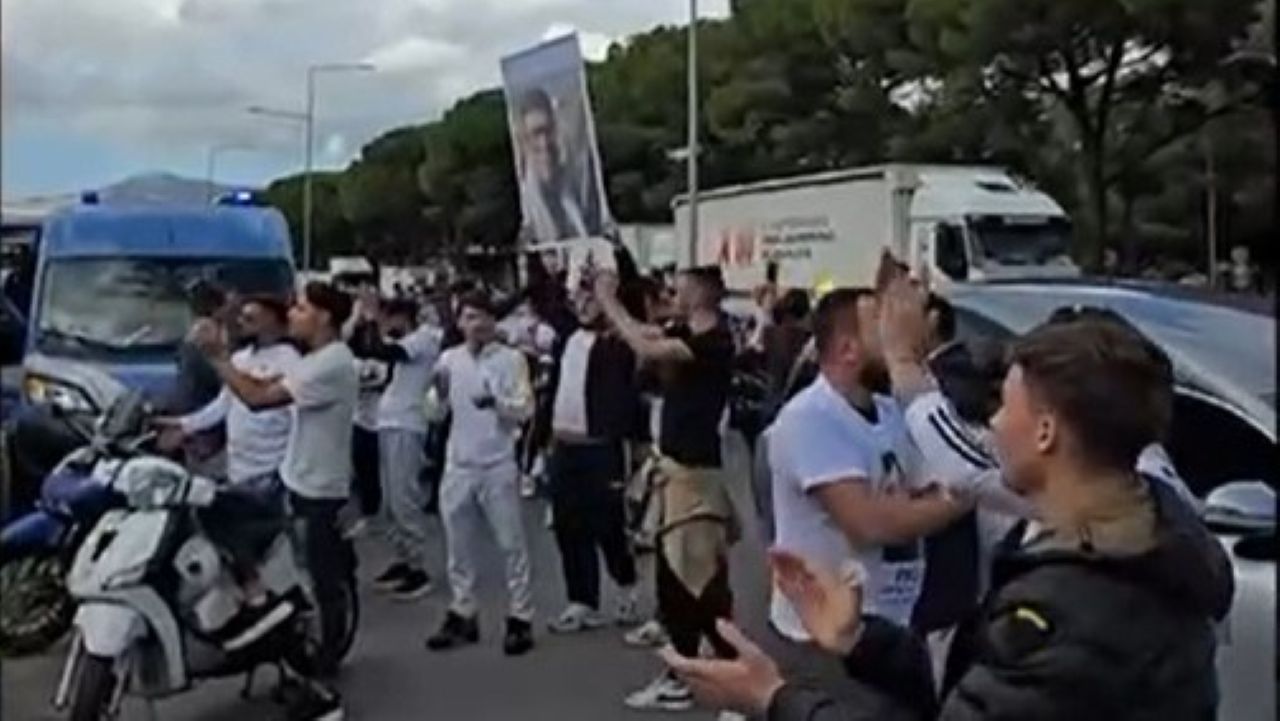Palermo, l’addio a Paolo Taormina: corteo verso il cimitero con sosta davanti al carcere Pagliarelli