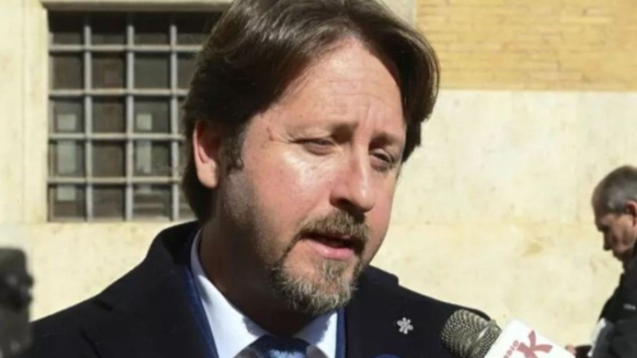 Manlio Messina “in guerra” con Schifani: “Se si ricandida, scendo in campo contro di lui” Manlio Messina “in guerra” con Schifani: “Se si ricandida, scendo in campo contro di lui”