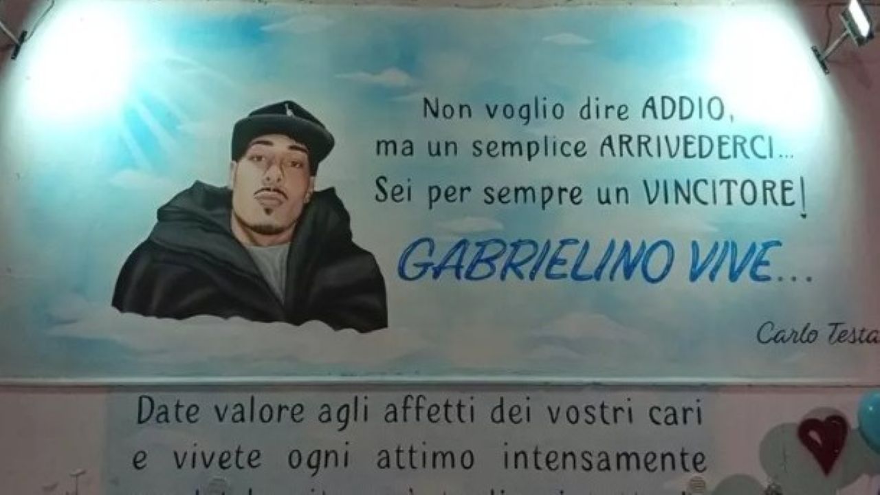 Fiaccolata a Bonagia per Paolo Taormina, realizzato murale: “Sei sempre un vincitore”