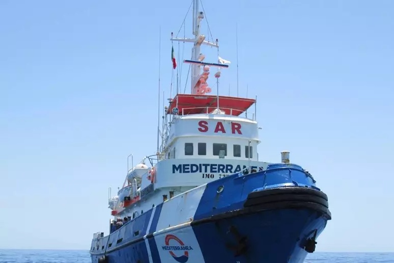 Ragusa, al via il processo a sei membri della Mare Jonio per favoreggiamento dell’immigrazione clandestina