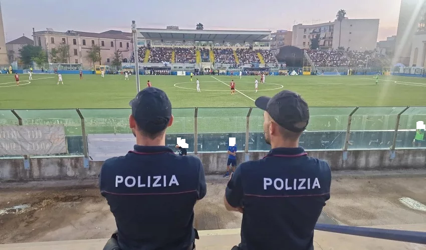 Siracusa, sanzionato locale per musica non autorizzata e due tifosi denunciati dopo la partita con il Sorrento