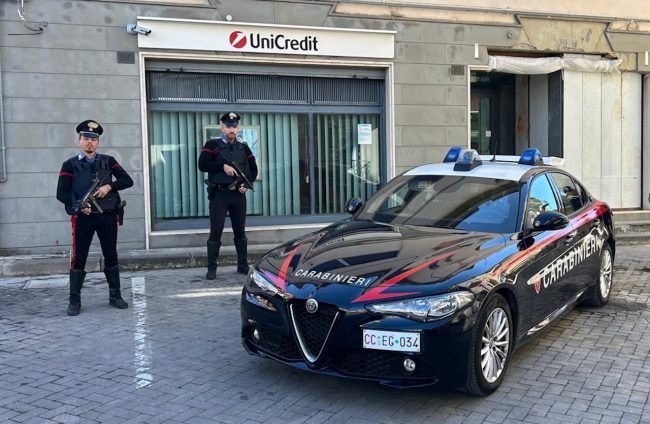 Colpo da 70mila euro all’Unicredit di Troina: tre catanesi arrestati dopo un inseguimento