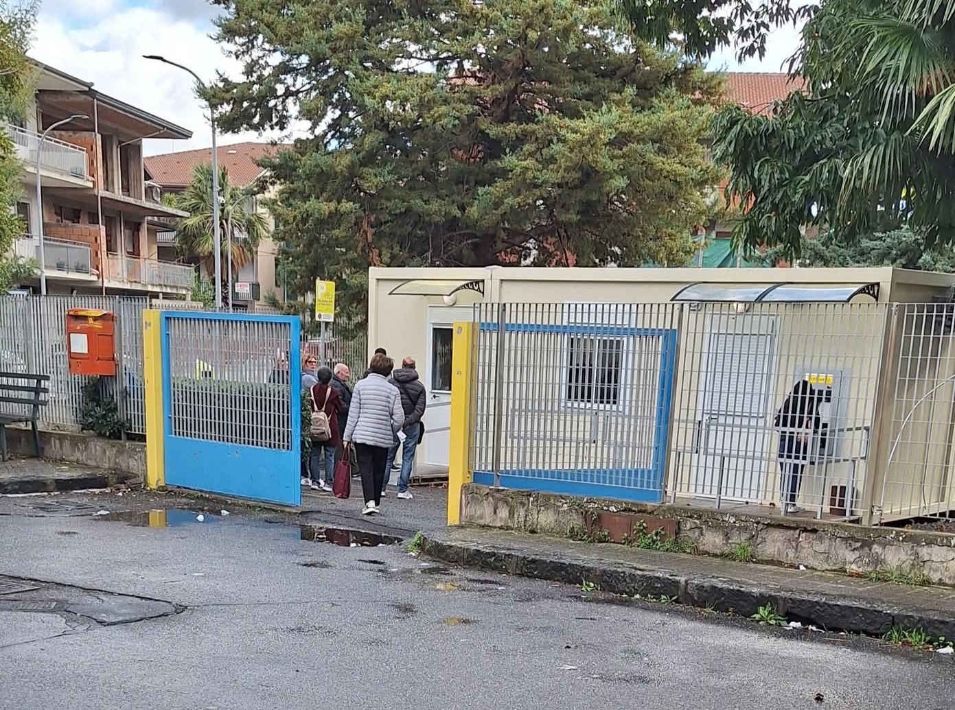 Disservizi e gravi inadempienze all’Ufficio Postale di Randazzo. La denuncia di un cittadino: “Diritti al gelo”