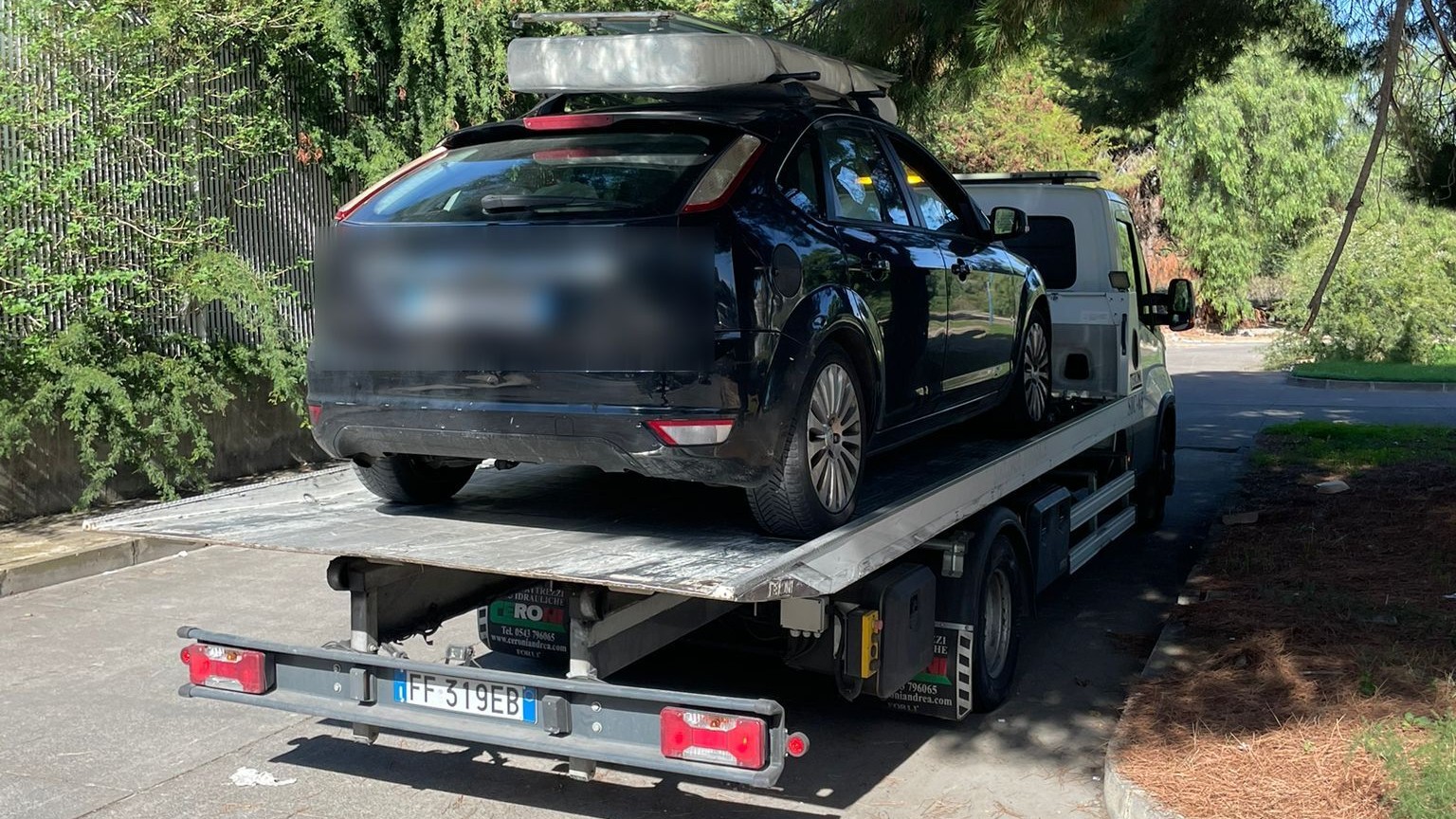 Librino, scarica rifiuti ingombranti in strada: denunciato 55enne Librino, scarica rifiuti ingombranti in strada: denunciato 55enne