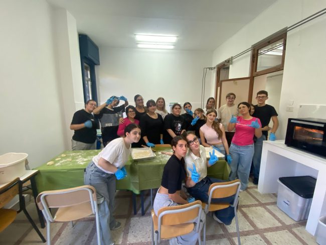 Cucina come strumento di inclusione: un laboratorio di successo al “Gemmellaro” di Catania