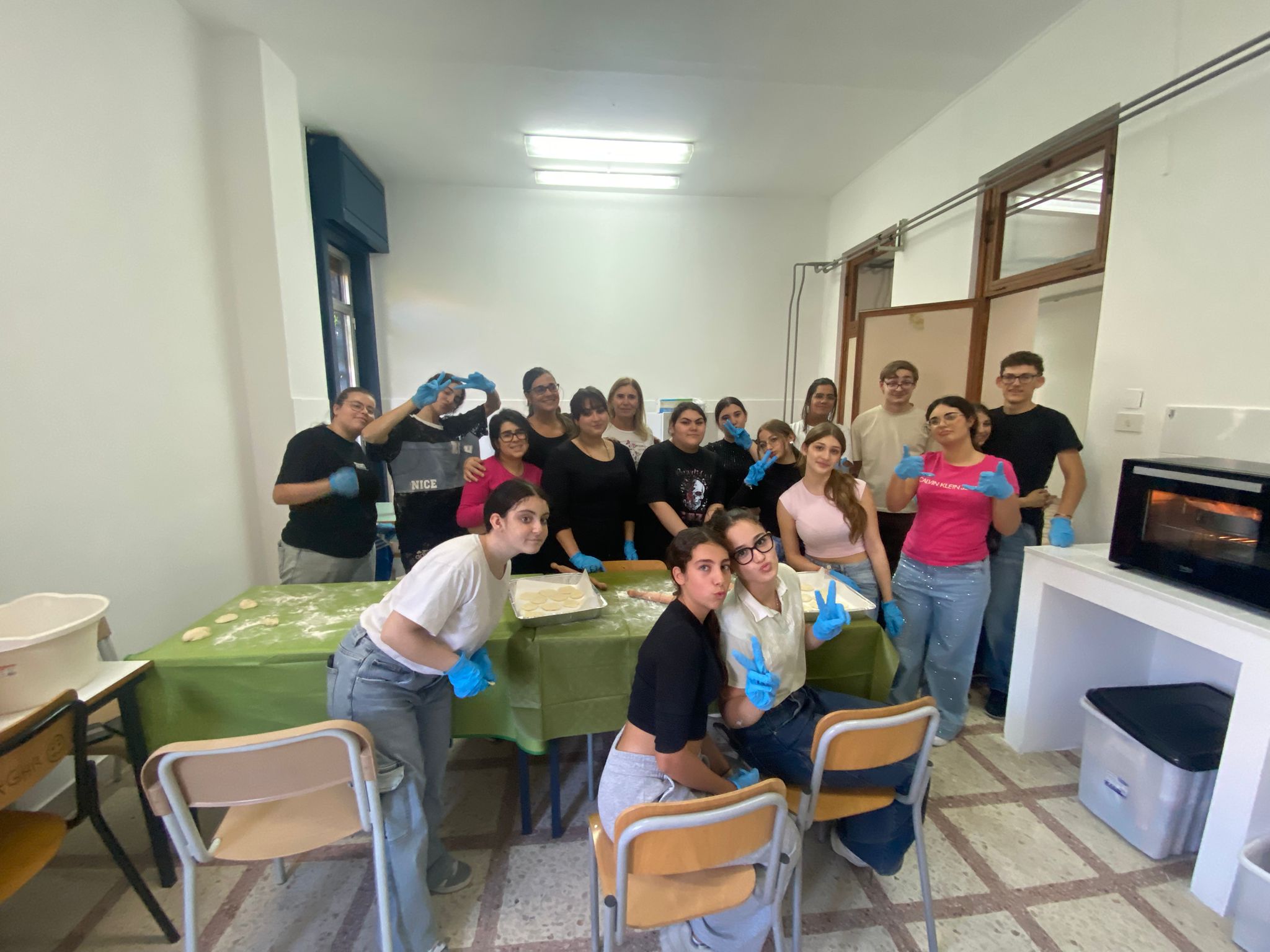 Cucina come strumento di inclusione: un laboratorio di successo al “Gemmellaro” di Catania