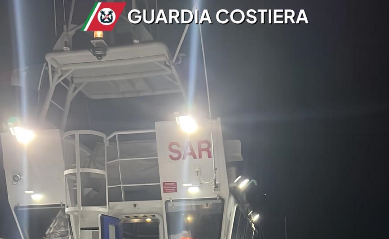 Dal malore al maltempo in mare: la guardia costiera salva due persone nell’Isola di Favignana