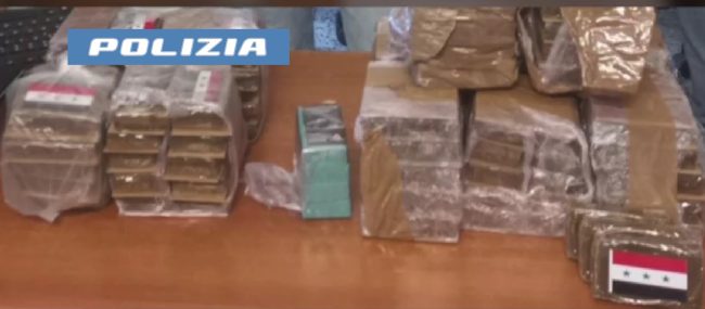 Nascondeva 15kg di hashish nella camera di un B&B: arrestato 37enne catanese