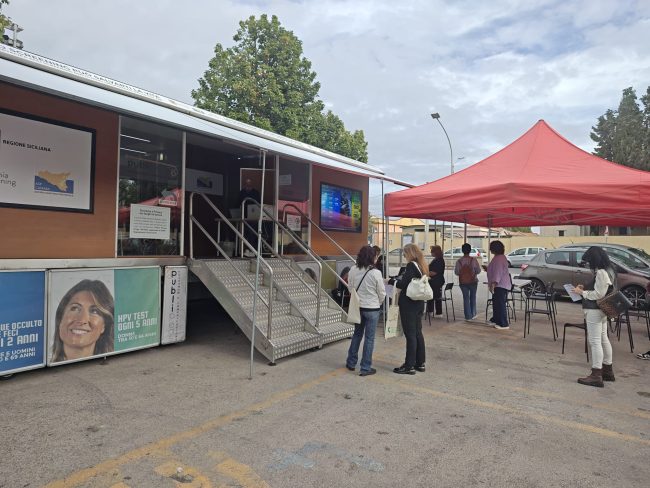 Il Camper della Prevenzione dell’Asp di Catania continua il tour: a novembre nuove tappe per screening oncologici gratuiti