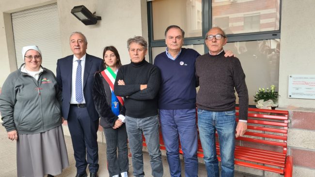 Inaugurata panchina rossa al Consultorio Familiare del PTA San Giorgio-Librino