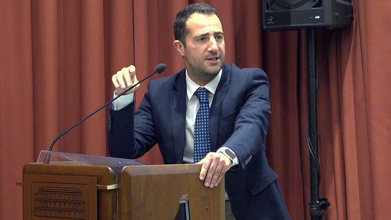 Rifiuti in plastica e tessili, Colianni: “Questioni nazionali, la Regione farà da ponte con il governo”