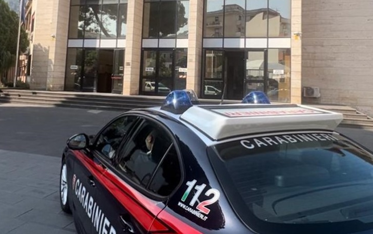 Padre vittima di maltrattamenti da parte del figlio: le minacce di morte e le botte, arrestato 52enne a Gioiosa Marea