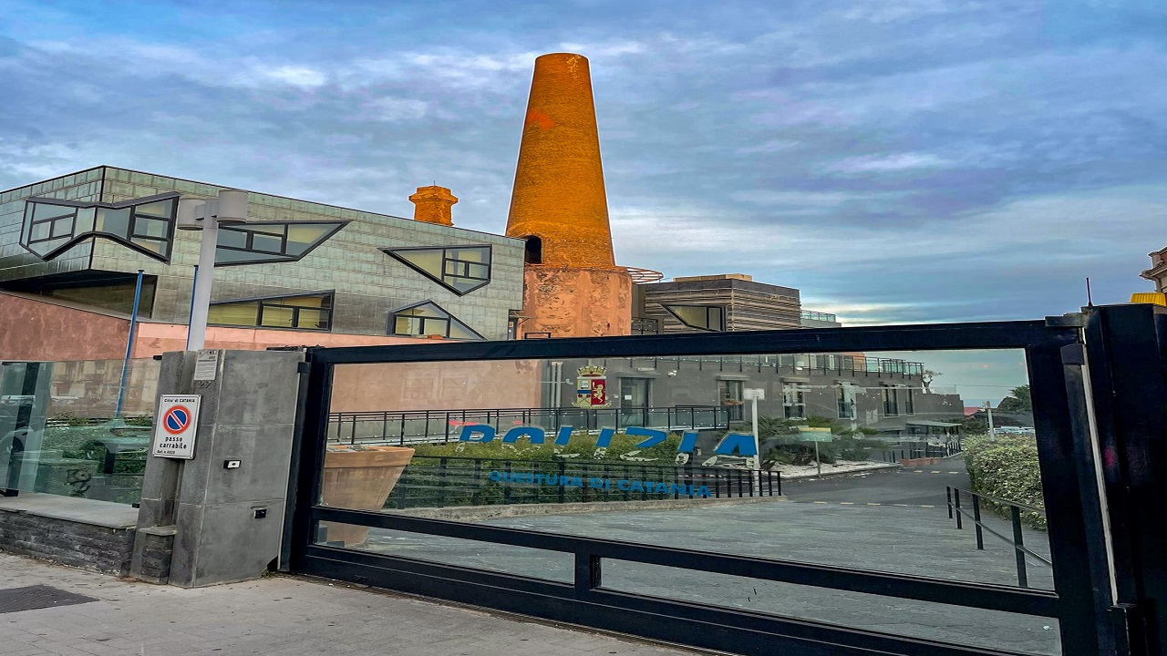 Scoperta nel cuore di San Cristoforo agenzia di scommesse abusiva: 1 denuncia