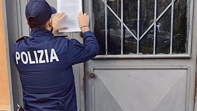 Catania, scoperto centro scommesse abusivo con pc collegati al deep web: denunciato 72enne