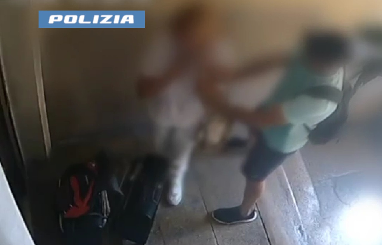 Catania, rapina una turista in un B&B: arrestato 41enne