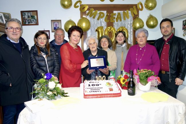Petralia Soprana celebra i 100 anni di Carmela Gulino: una festa per l’unica centenaria del borgo