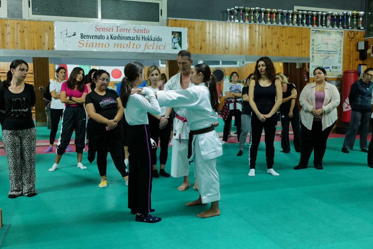 Inaugurati a Catania i nuovi corsi gratuiti di difesa personale #doNNEvietatomorire