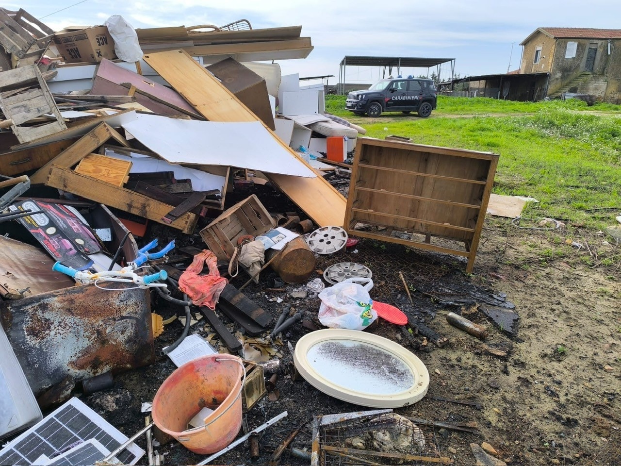 Scoperta discarica abusiva ad Aragona: denunciato un uomo
