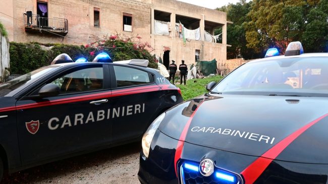 Ribera, controlli contro caporalato: trovati 14 stranieri in un edificio abbandonato