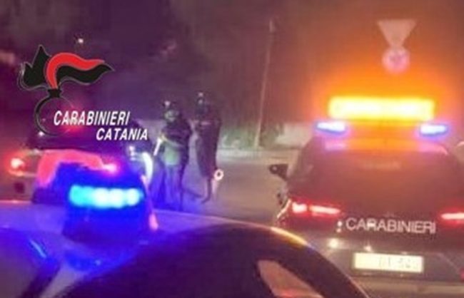 Adrano, investe due ragazzini in bici e fugge: 61enne rintracciato e denunciato