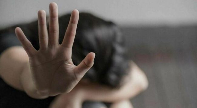 Messina, brutale aggressione a scuola: studentessa picchiata da due coetanee