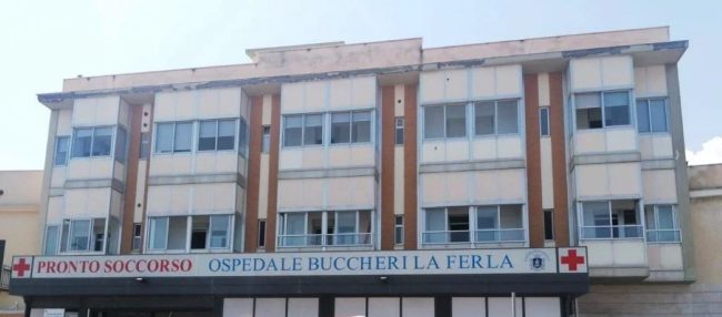 Palermo, vigile urbano investito mentre dirige il traffico
