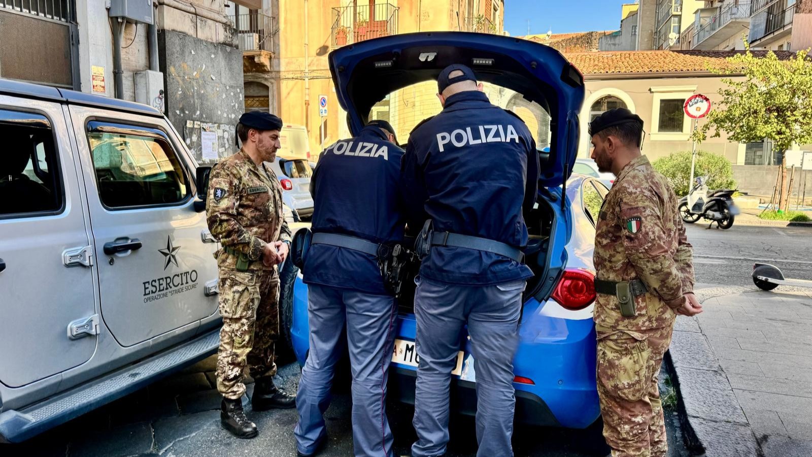 Catania, ruba un motorino fuori una scuola ma viene scoperto: arrestato 16enne