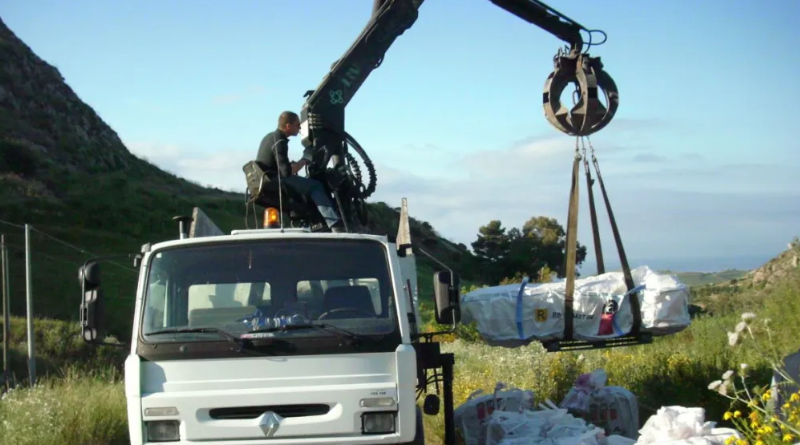 Oltre 27 tonnellate di amianto rimosse dalle strade provinciali: prosegue la bonifica ambientale Oltre 27 tonnellate di amianto rimosse dalle strade provinciali: prosegue la bonifica ambientale