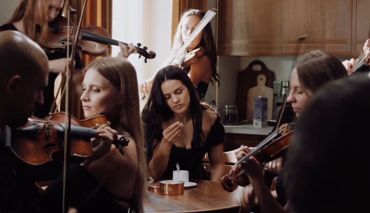 Dalla “punta dello stivale” alla Spagna: il dialetto siciliano cantato da Rosalìa conquista il mondo