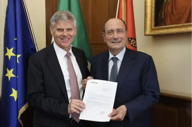 UniCredit versa alla Regione 102,4 milioni di imposte. Schifani: “Somma ancora più sostanziosa degli scorsi anni”