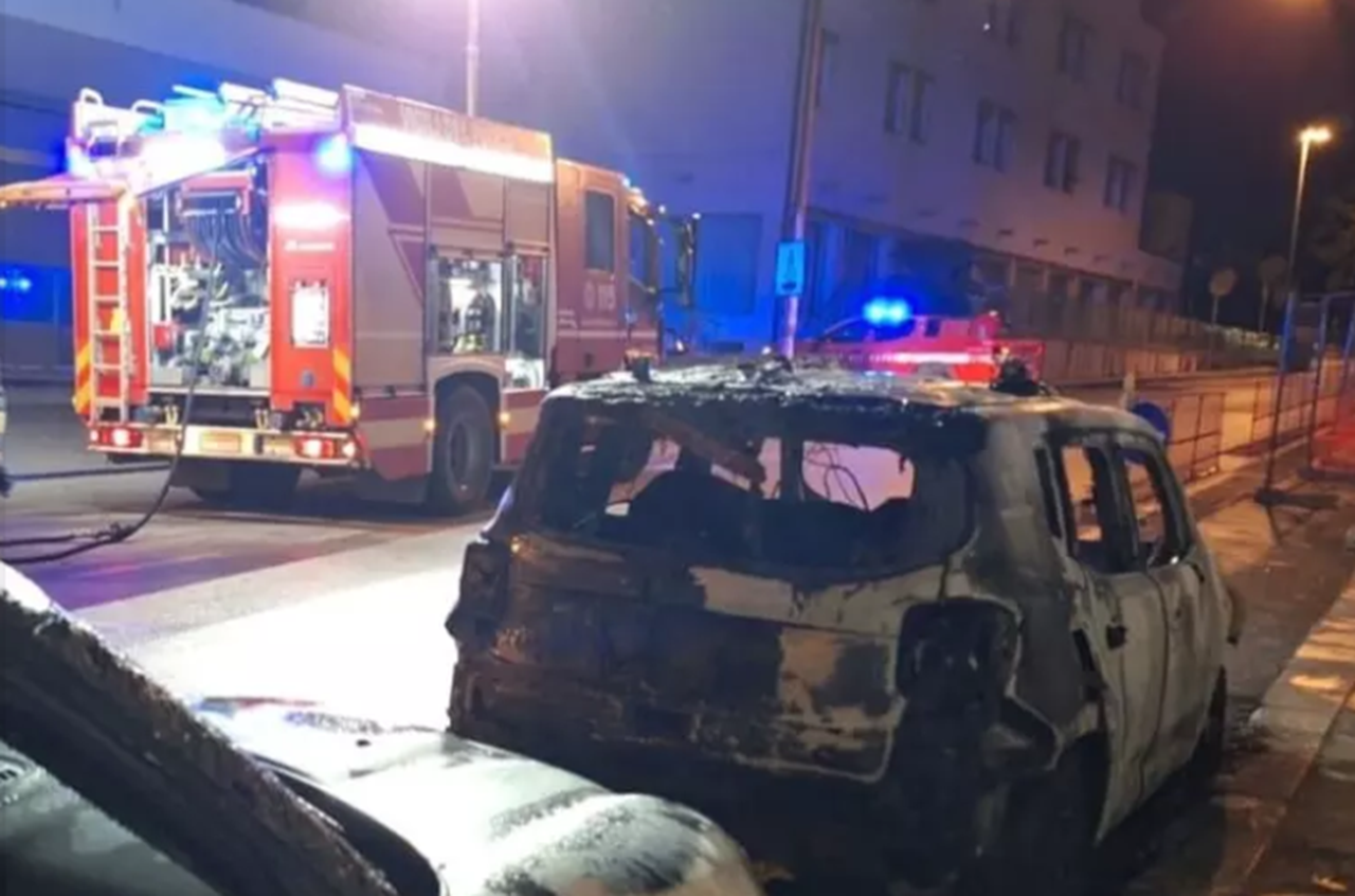 Modica, fermato il presunto autore dell’incendio alle auto della Guardia di Finanza