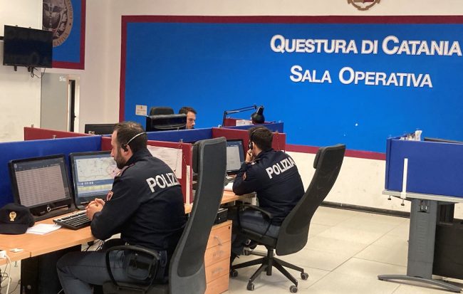 Minaccia di sfondare la porta con un bastone: denunciato marito in escandescenze a Catania