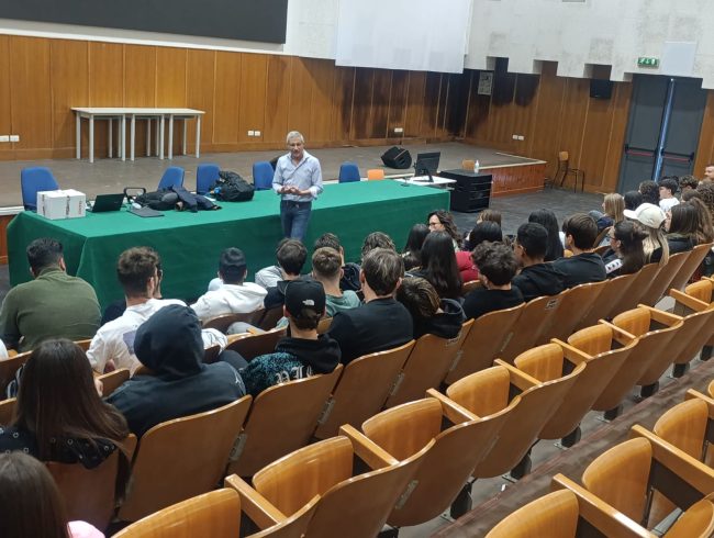 Incontro con il Dipartimento di Scienze Chimiche dell’Università di Catania per gli studenti dell’I.T.I. Cannizzaro