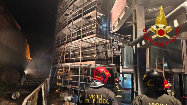 incendio ciminiere di catania