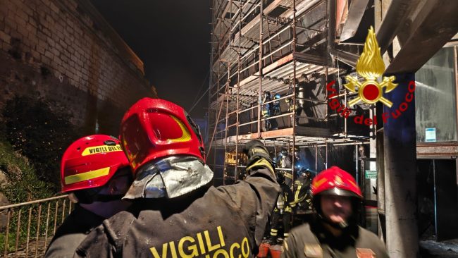 incendio ciminiere di catania