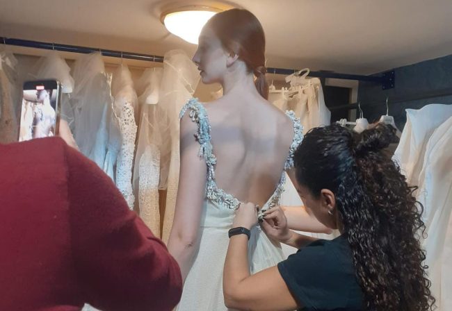 Gli studenti del “De Nicola” di San Giovanni La Punta all’Atelier di Marco Strano: esperienza di moda e formazione