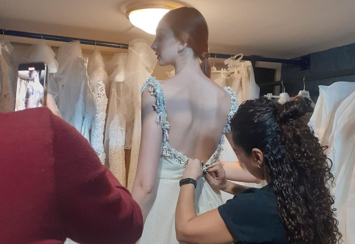 Gli studenti del “De Nicola” di San Giovanni La Punta all’Atelier di Marco Strano: esperienza di moda e formazione