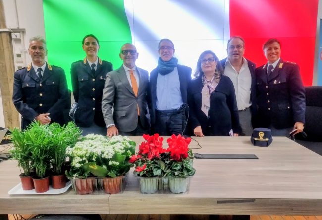 Cerimonia di consegna e ostensione della Bandiera della Repubblica Italiana e della Bandiera dell’Unione Europea al Liceo Statale “G. Lombardo Radice” di Catania