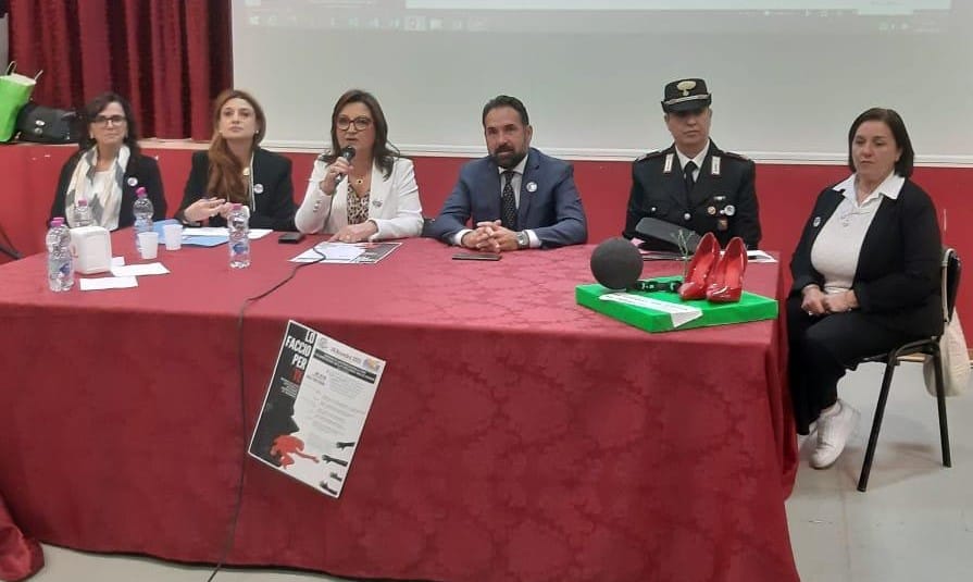 “Segnali di Auto Aiuto per la Prossima Generazione”: Un Inno alla Parità e al Rispetto all’Istituto comprensivo Cavour di Catania