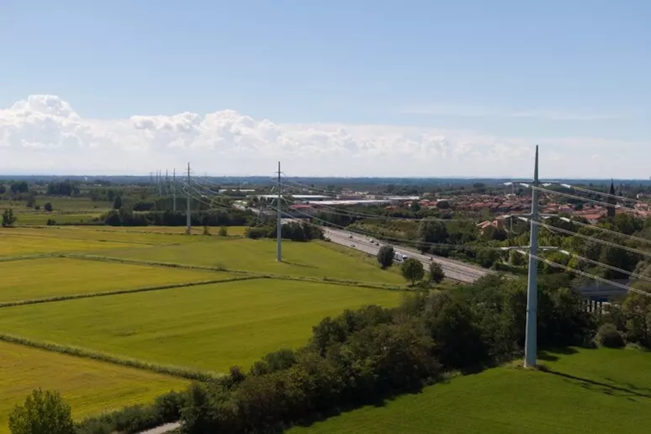 Arriva il nuovo collegamento rete di Terna per la Sicilia orientale Arriva il nuovo collegamento rete di Terna per la Sicilia orientale