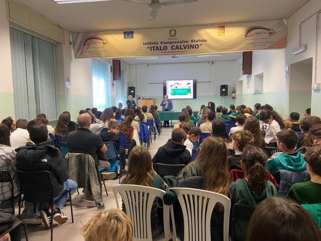 L’I.C.S. “Calvino” di Catania contro la Violenza di genere con gli autori del libro “Ti bacio quando torno. La Storia di Santina”