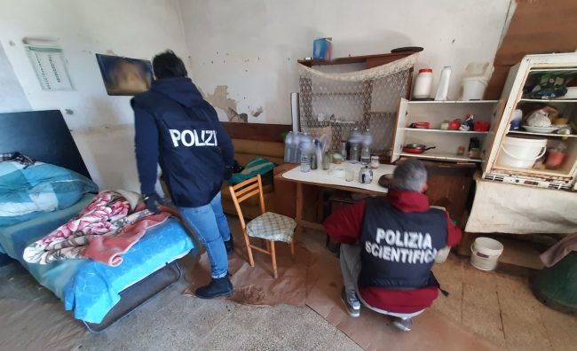 Schiavisti a Ramacca. Arrestati in tre per tratta, sfruttamento del lavoro e crudeltà verso animali