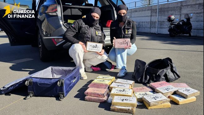 Al casello di San Gregorio con cocaina per oltre 7 milioni di euro: arrestato un uomo