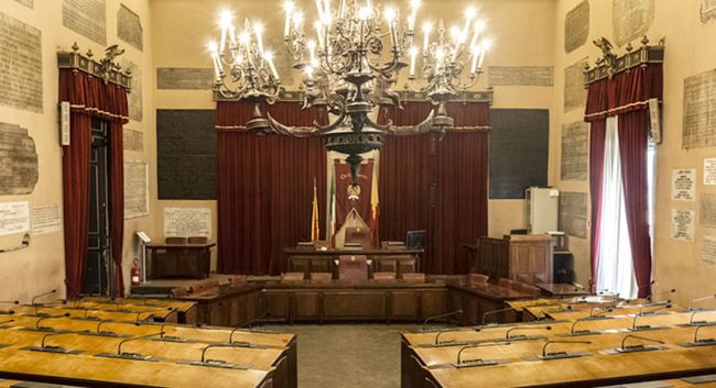 Operaio Rap elogia deputato in un video: scoppia bufera politica nella Maggioranza al Consiglio comunale di Palermo