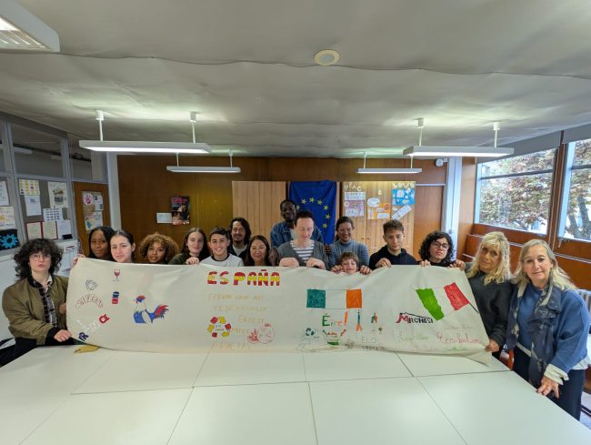 Ecofashion e riciclo, studenti del Marchesi di Mascalucia a Parigi per conclusione progetto Erasmus