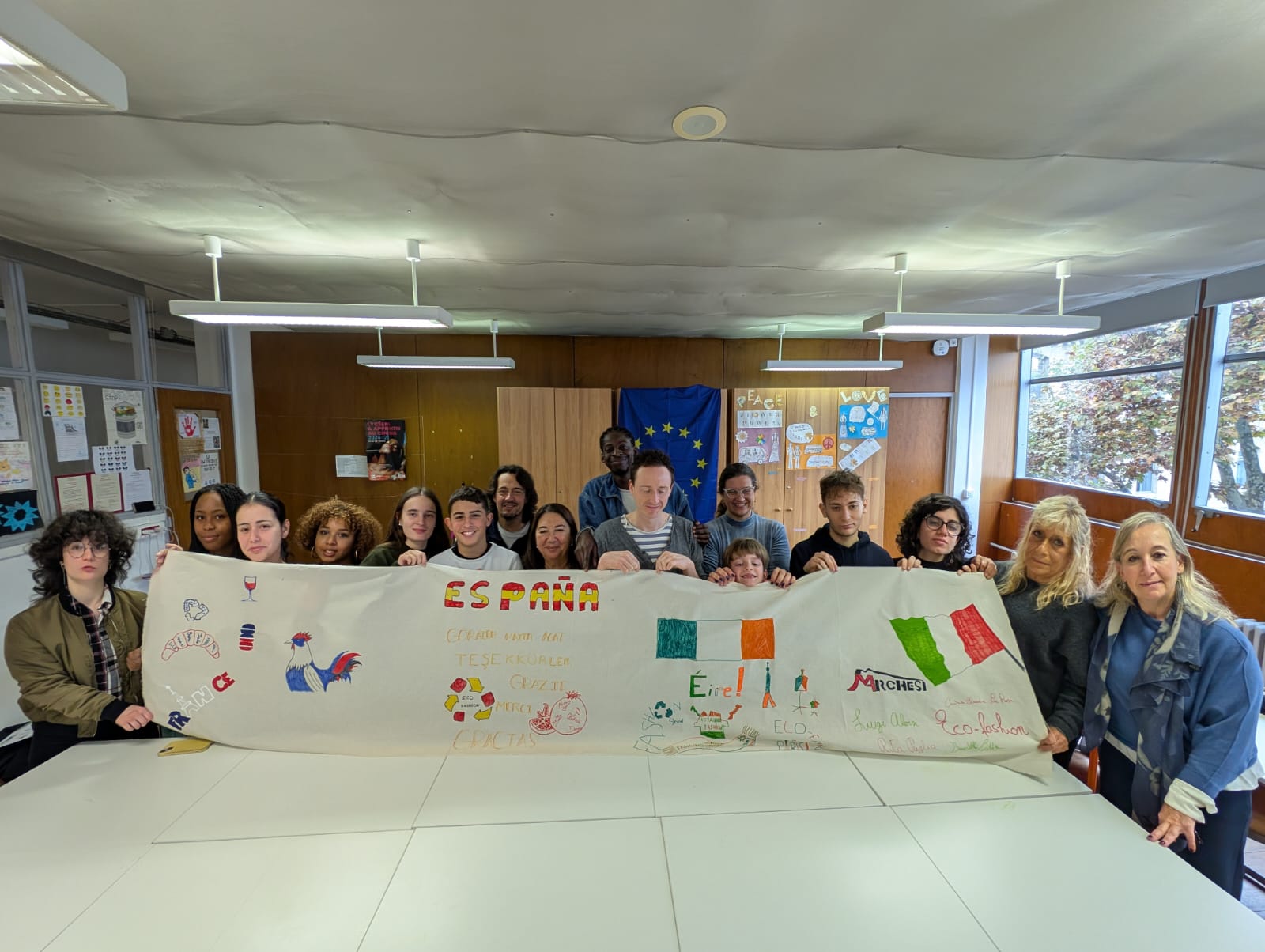 Ecofashion e riciclo, studenti del Marchesi di Mascalucia a Parigi per conclusione progetto Erasmus