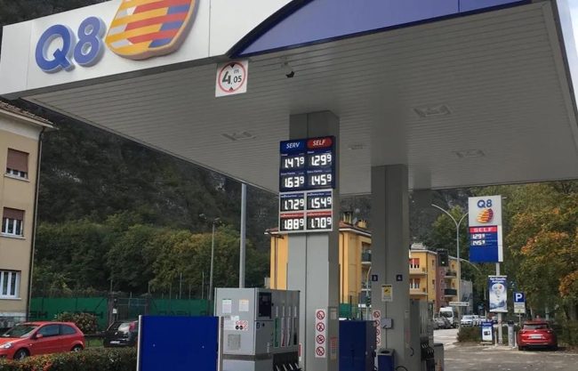 Benzinaio ferito durante una tentata rapina in via Guglielmini