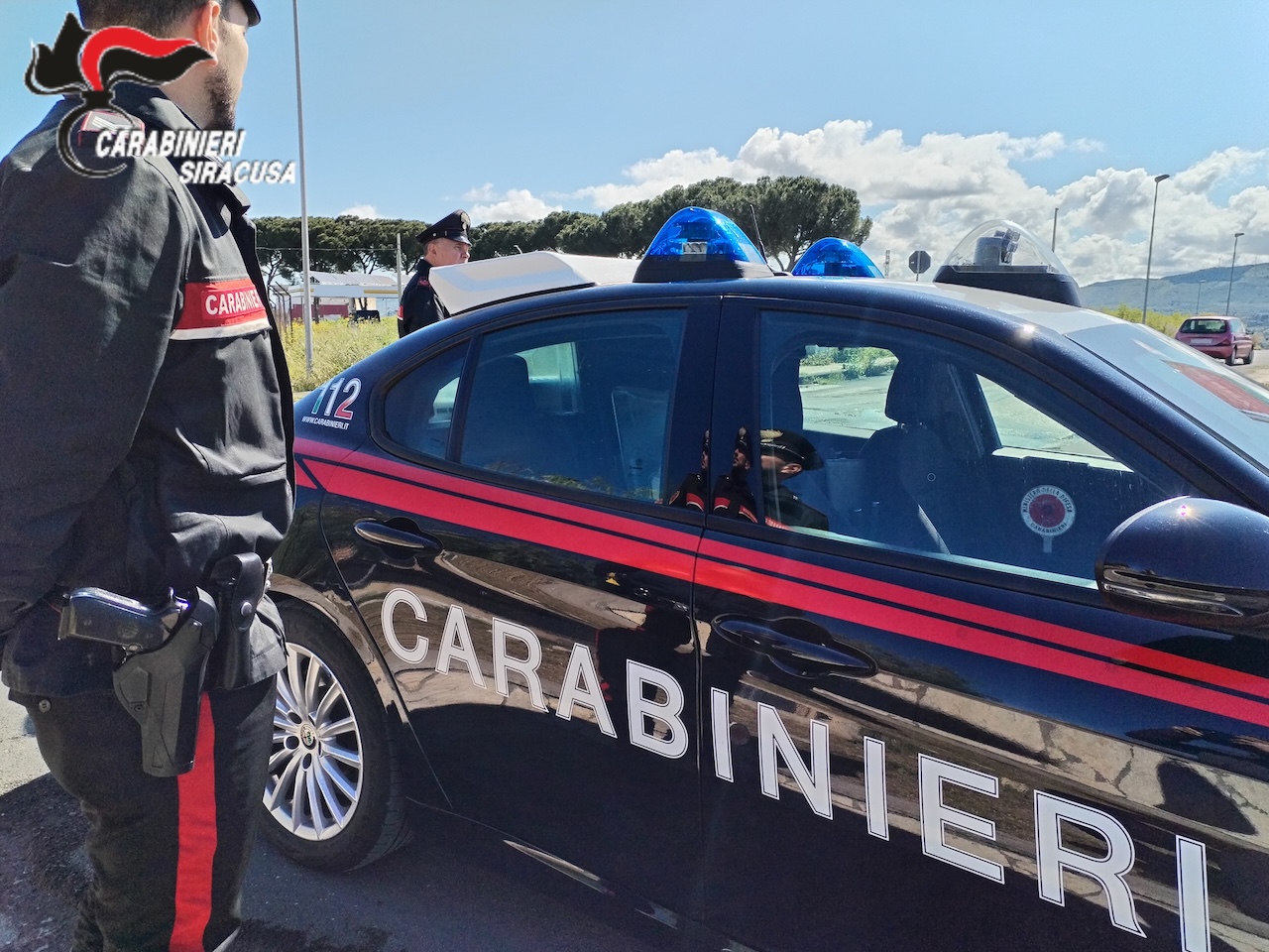 Dai maltrattamenti ai furti in un supermercato: doppio arresto nel Siracusano