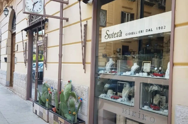 Gioielleria Sutera di Palermo, sventato il tentato furto a opera di due uomini