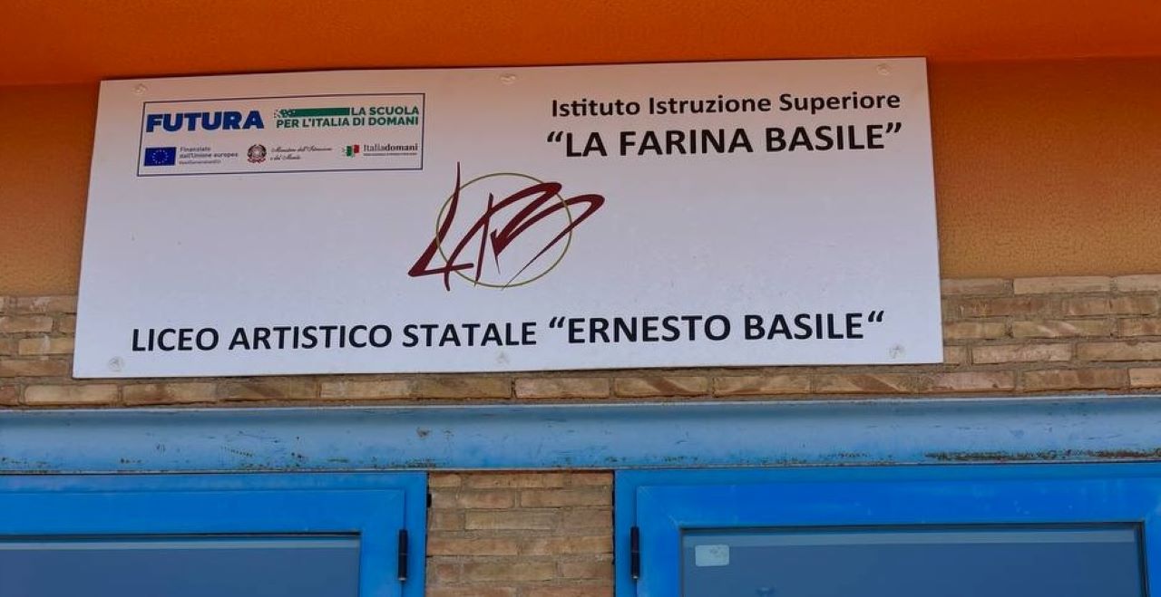 Aggressione della 17enne al liceo artistico di Messina: identificate le responsabili